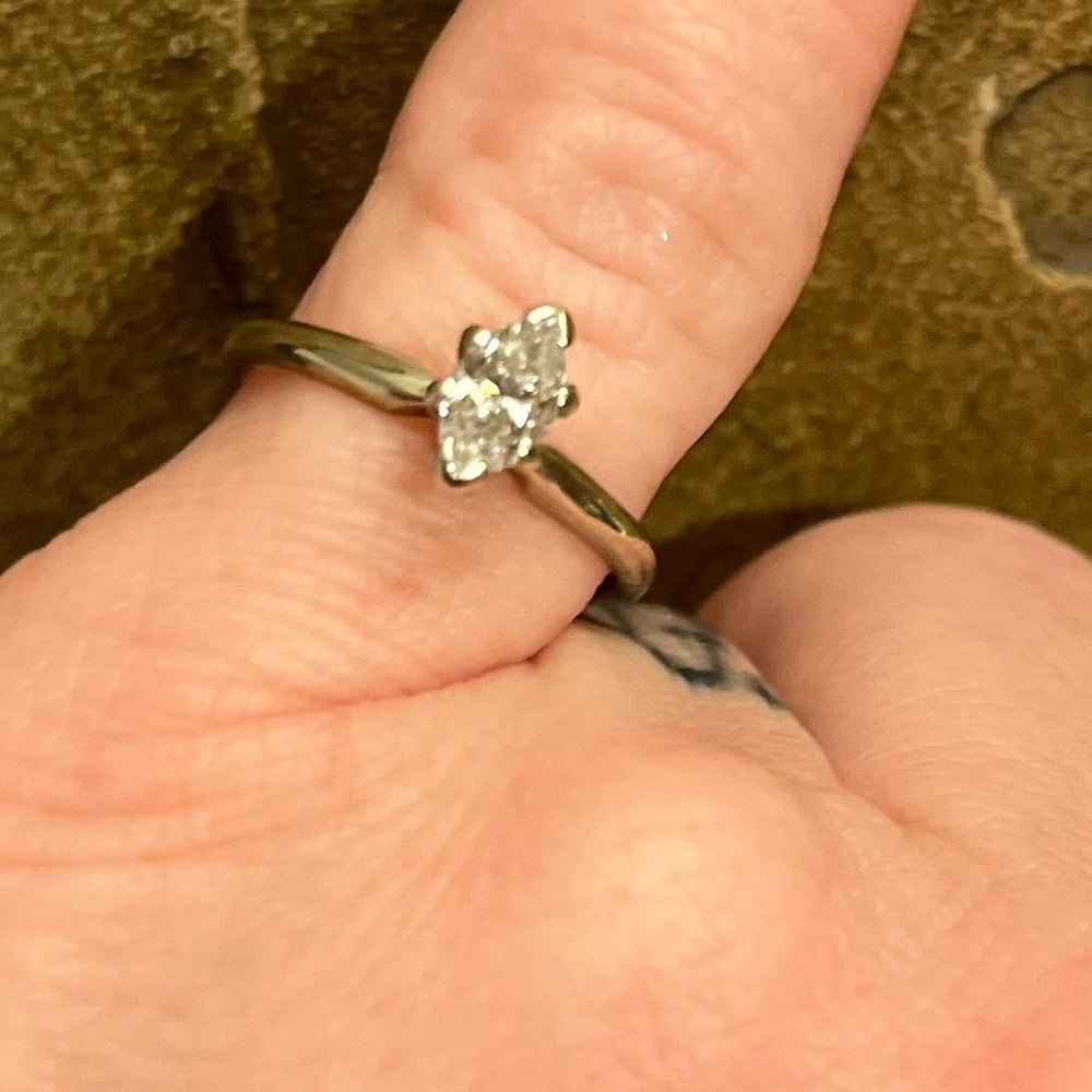 14k gold Marquise diamond ring size 5 VINTAGE , diamond is real & very clear